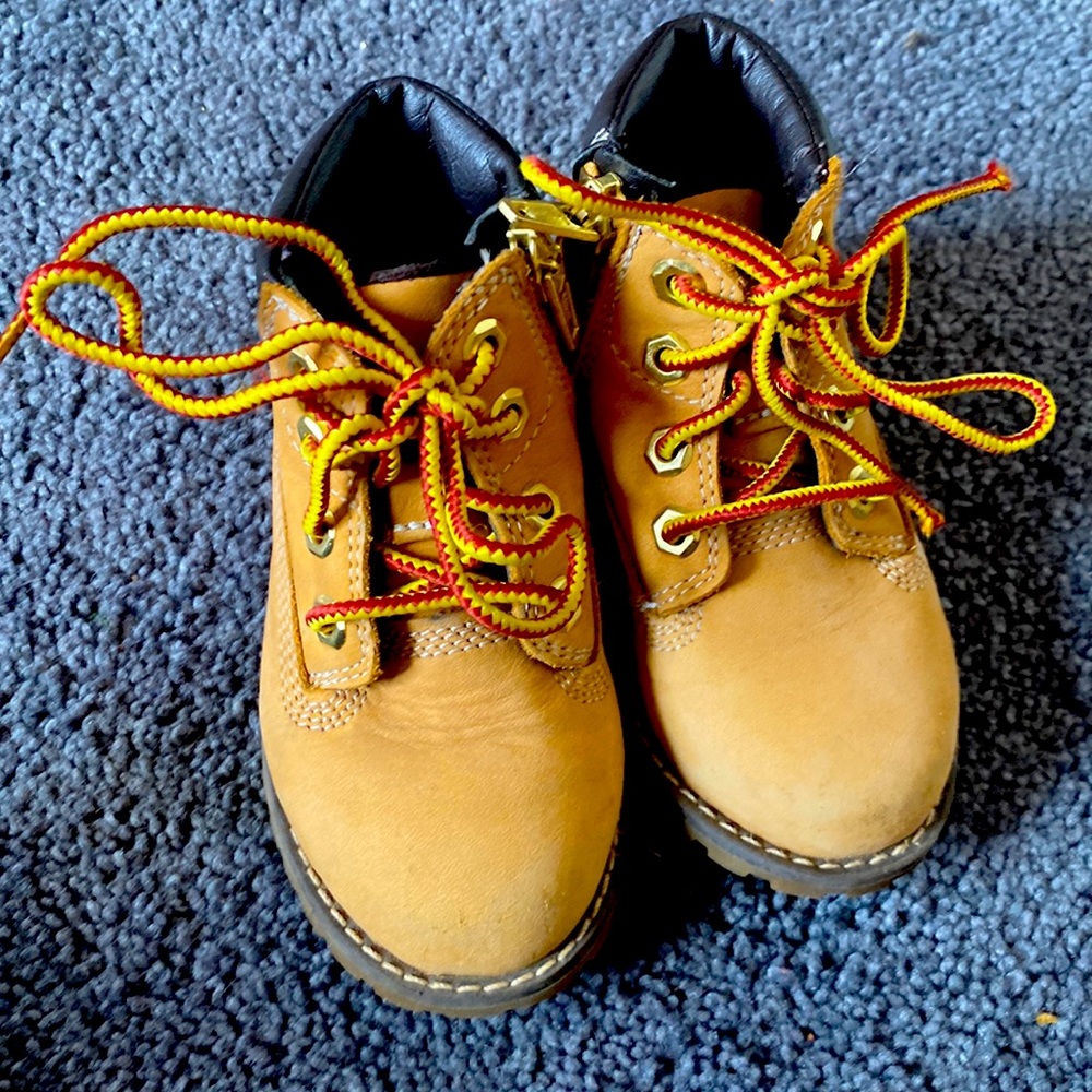 Toddlers/baby authentic timberlands for Toddlers size 5.5 US